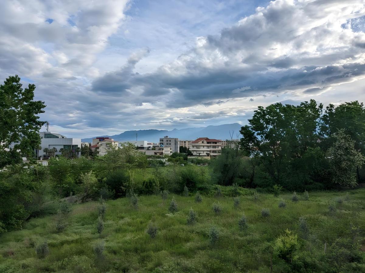 Sunny Riverside Tirana'S Oasis - Breakfast & Dinner Exterior foto